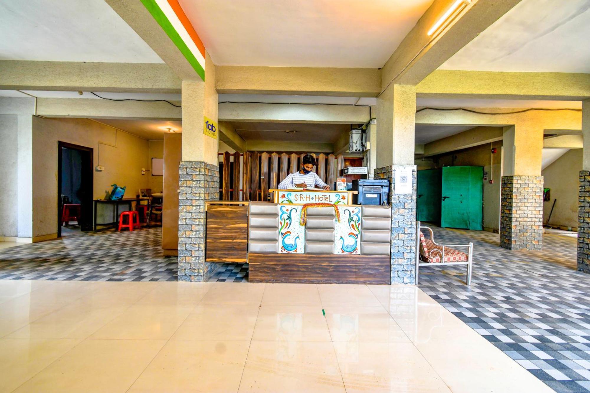 Hotel Fabexpress Srh - Nr Butterfly Park - Hinjawadi Exteriér fotografie